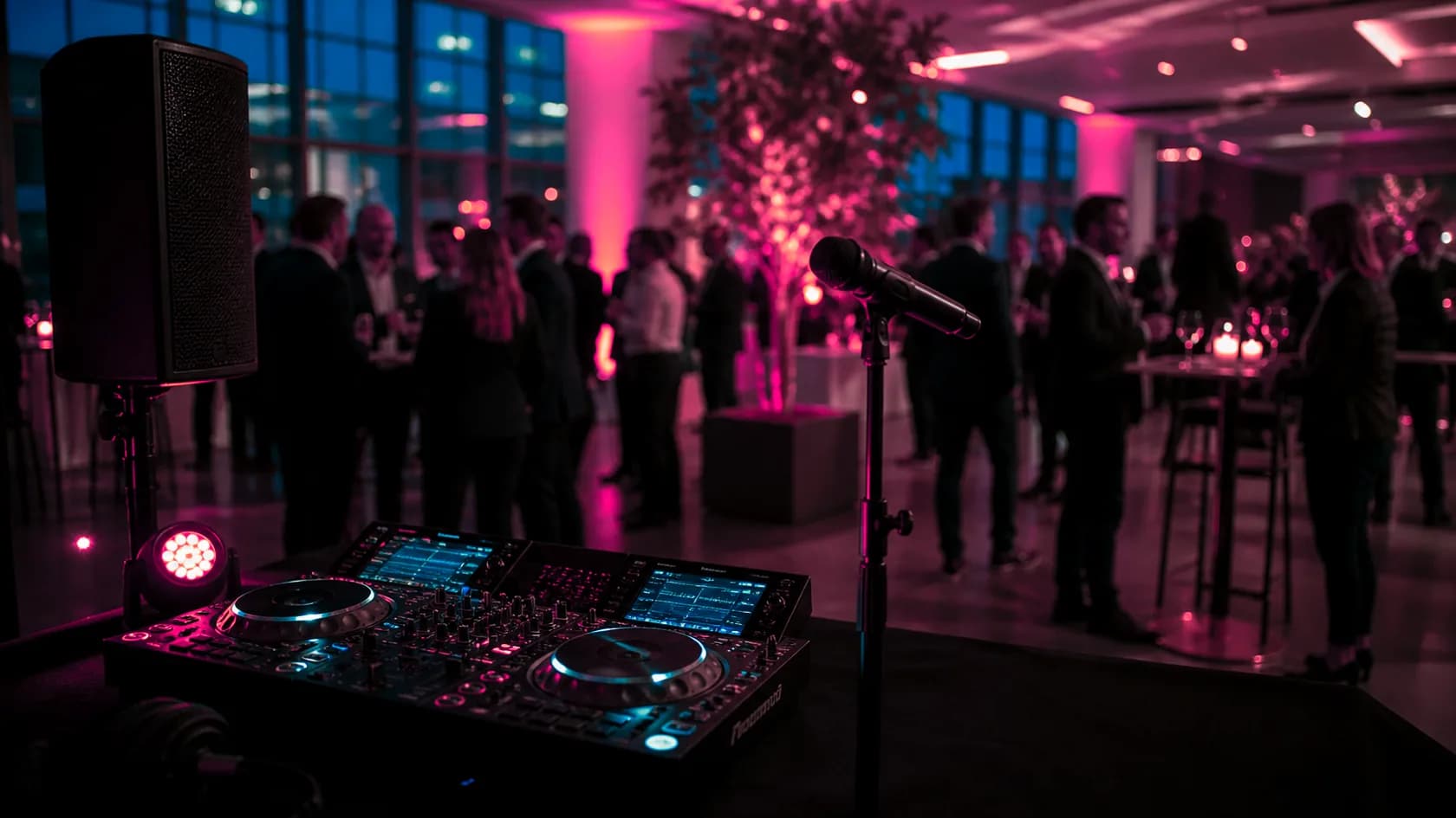 B2B-DJ buchen was Unternehmen anders brauchen mit DJ Setup und Eventstimmung