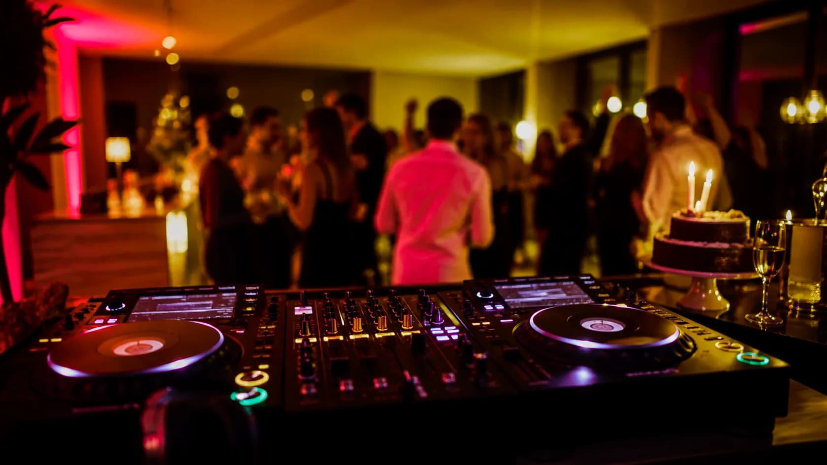 DJ St. Gallen für Geburtstag Tipps für private Feiern mit DJ Setup und Eventstimmung