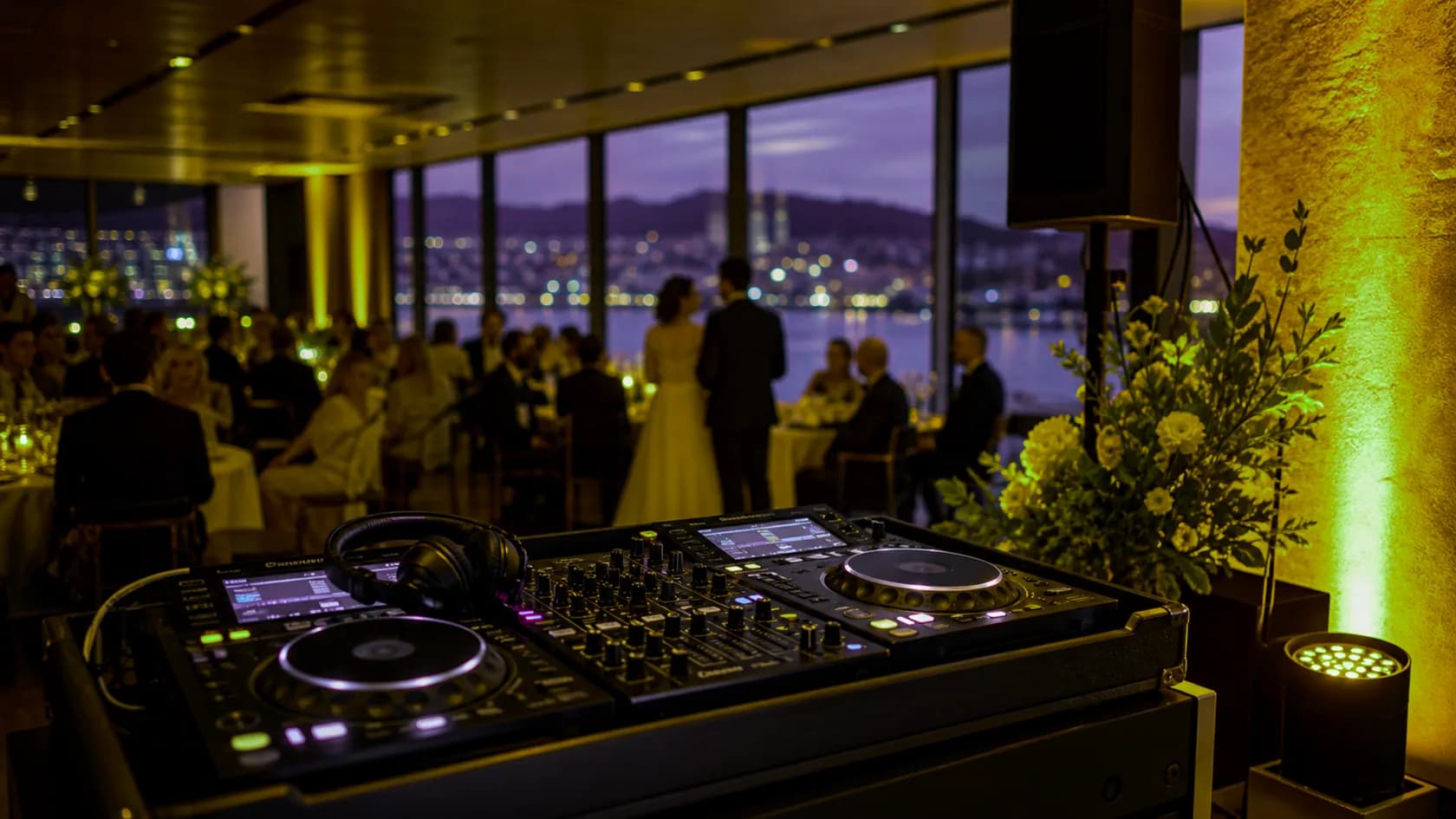 Hochzeit im Schloss Musik und Licht stilvoll planen mit DJ Setup und Eventstimmung