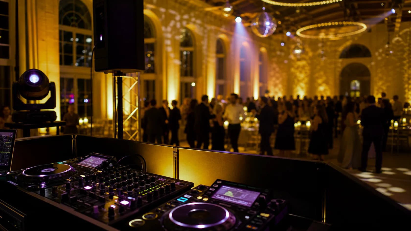 Open Format DJ was das für eure Feier bedeutet mit DJ Setup und Eventstimmung